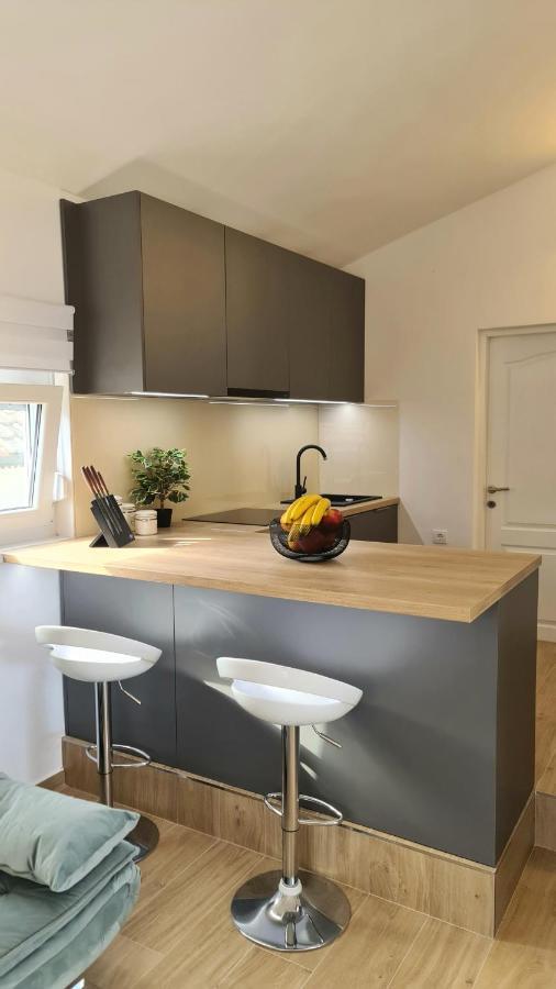 Family Oasis Apartment Zukve Врси Екстериор снимка