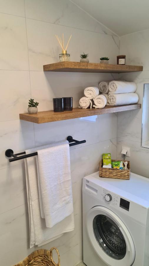 Family Oasis Apartment Zukve Врси Екстериор снимка