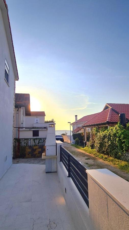 Family Oasis Apartment Zukve Врси Екстериор снимка
