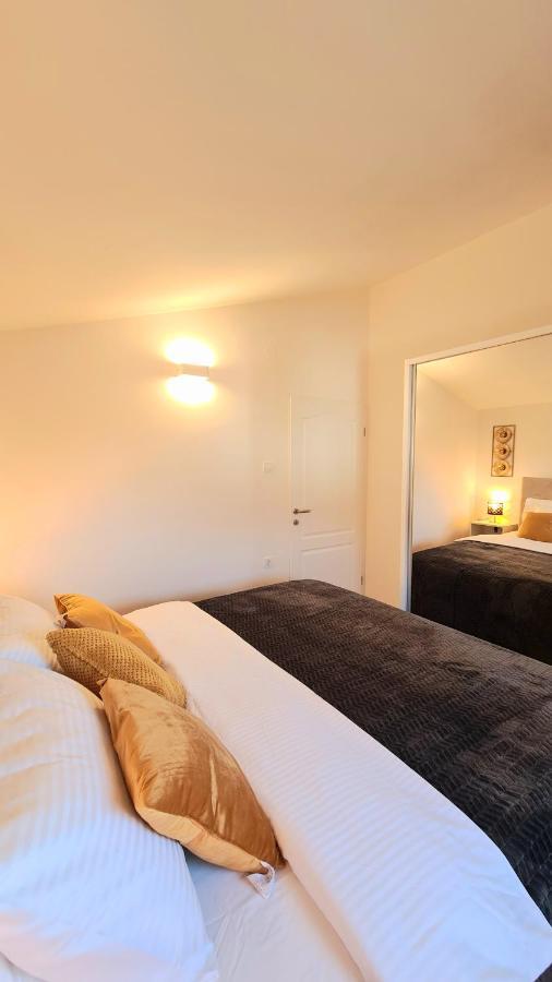Family Oasis Apartment Zukve Врси Екстериор снимка