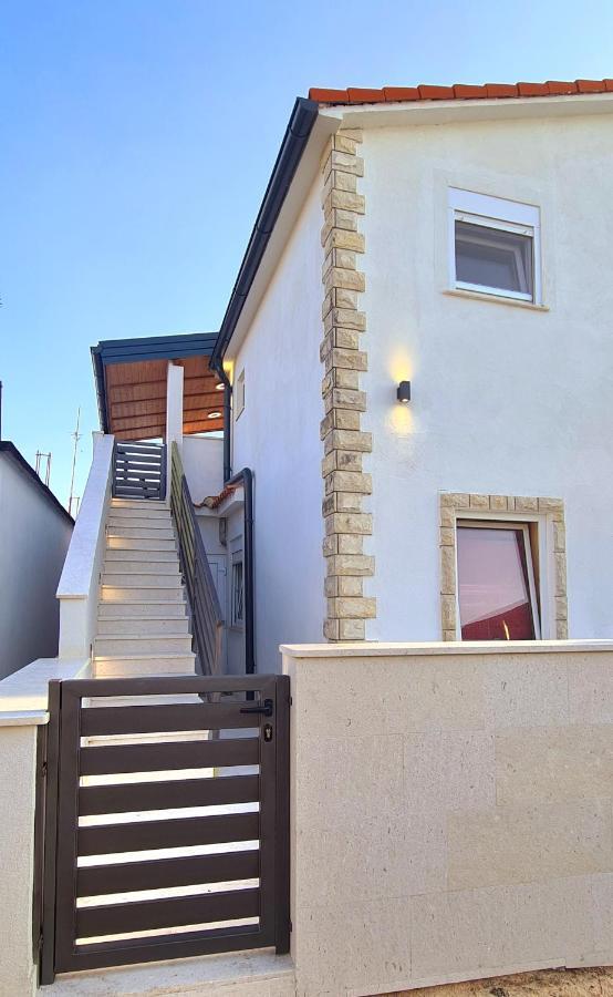 Family Oasis Apartment Zukve Врси Екстериор снимка