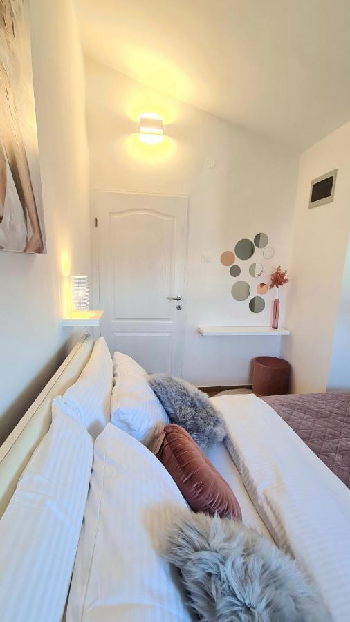 Family Oasis Apartment Zukve Врси Екстериор снимка