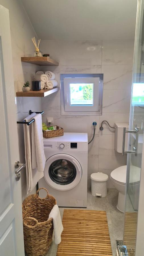 Family Oasis Apartment Zukve Врси Екстериор снимка