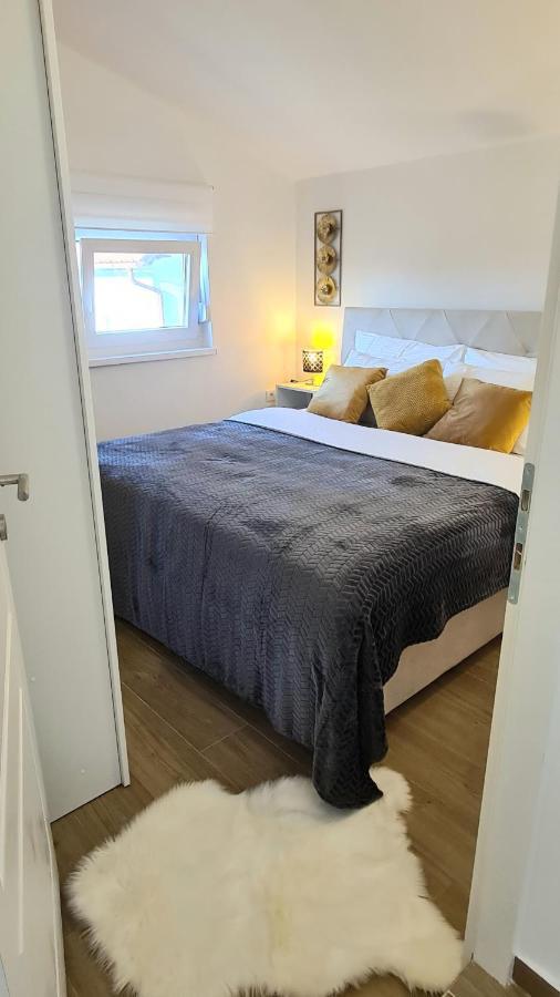 Family Oasis Apartment Zukve Врси Екстериор снимка