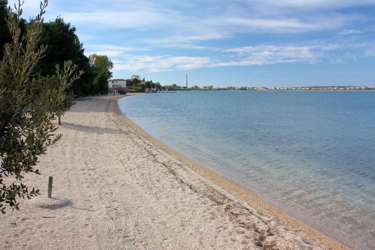 Family Oasis Apartment Zukve Врси Екстериор снимка