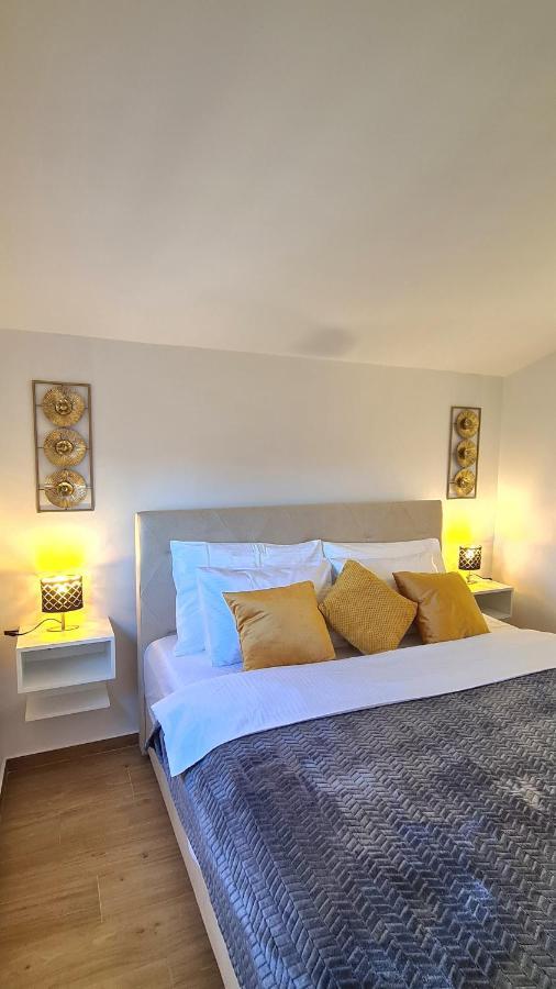 Family Oasis Apartment Zukve Врси Екстериор снимка